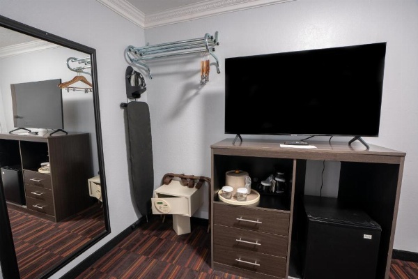 Hyannis Plaza Hotel image 24