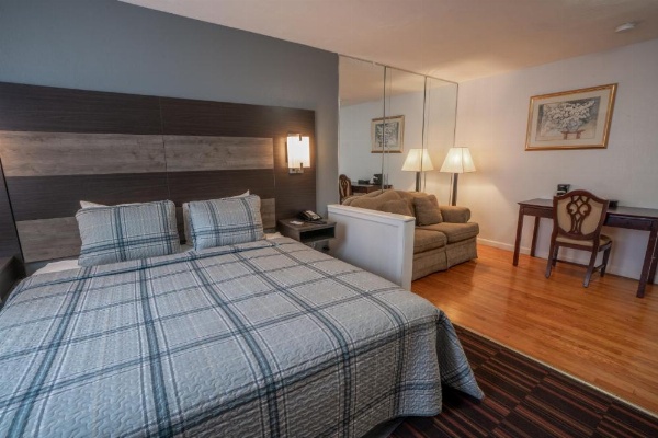 Hyannis Plaza Hotel image 28